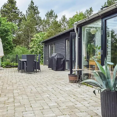 3 Bedroom Beautiful In Fårvang