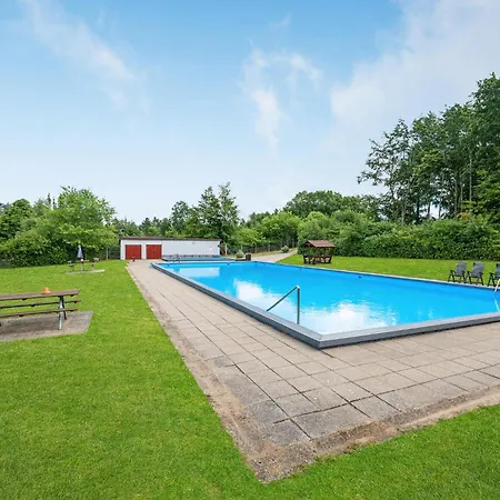 3 Bedroom Beautiful In Dom wakacyjny *