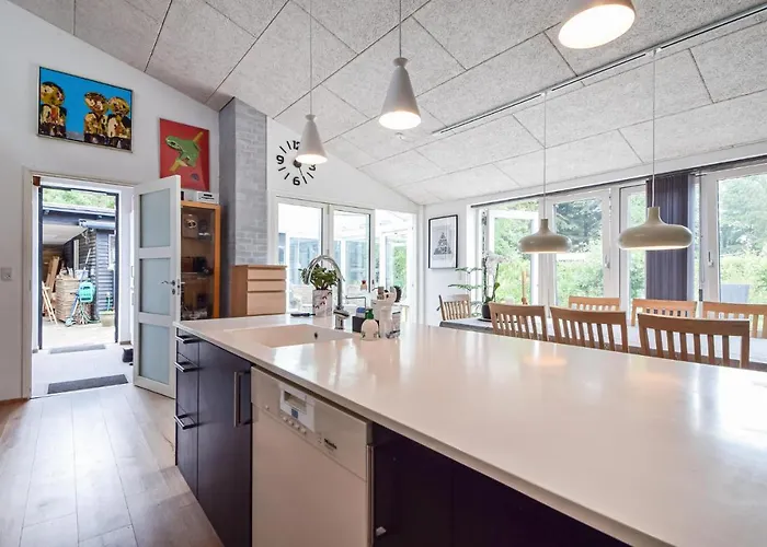 Дом отдыха 3 Bedroom Beautiful In