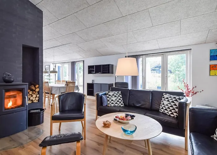 Дом отдыха 3 Bedroom Beautiful In Farvang