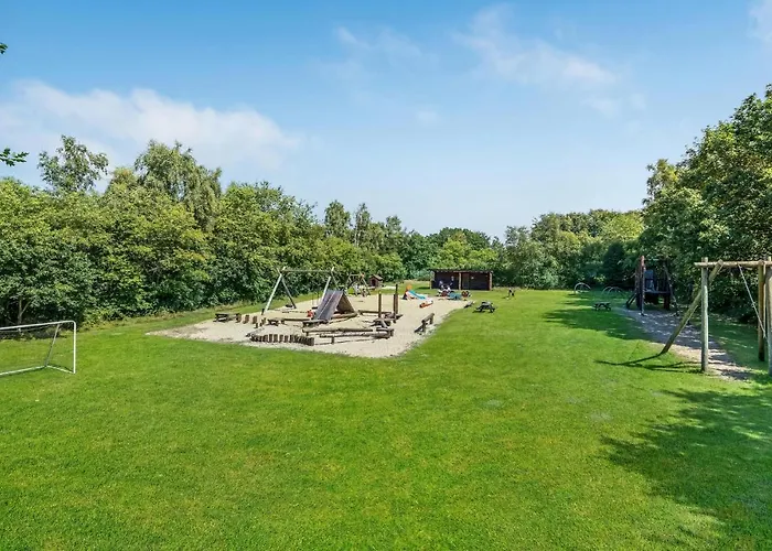 3 Bedroom Beautiful In Farvang